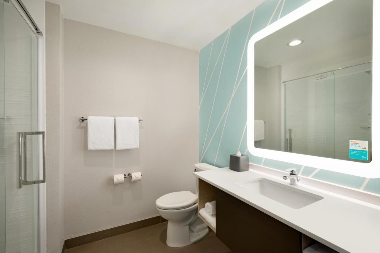 Avid Hotels Milwaukee West - Waukesha By Ihg Pewaukee Zewnętrze zdjęcie
